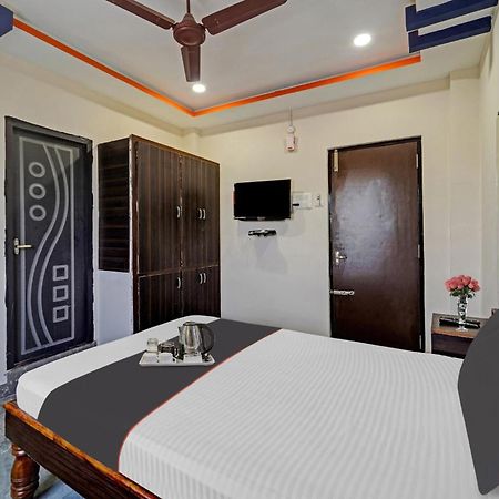 Capital O Lakshmi Residency Hotel Тирупати Екстериор снимка