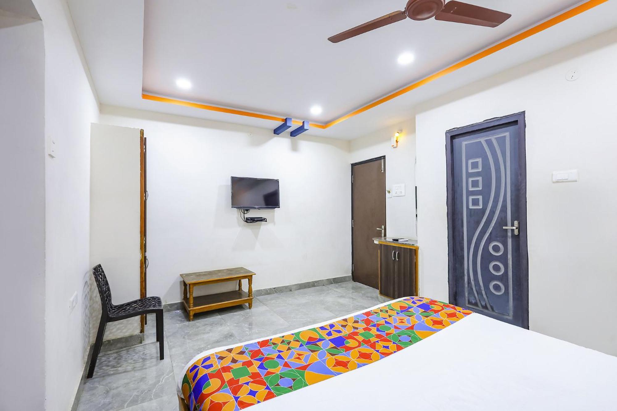 Capital O Lakshmi Residency Hotel Тирупати Екстериор снимка