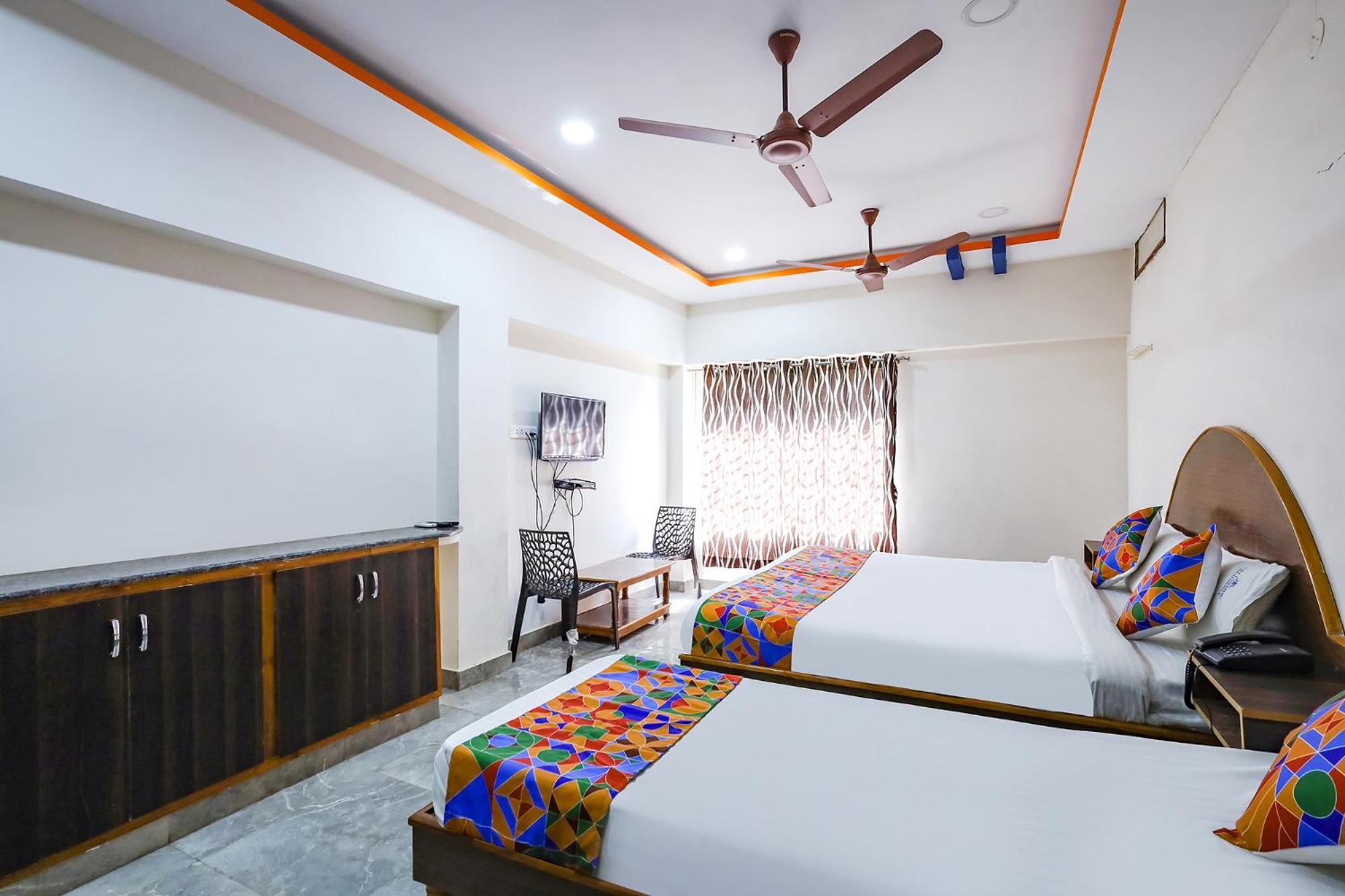 Capital O Lakshmi Residency Hotel Тирупати Екстериор снимка