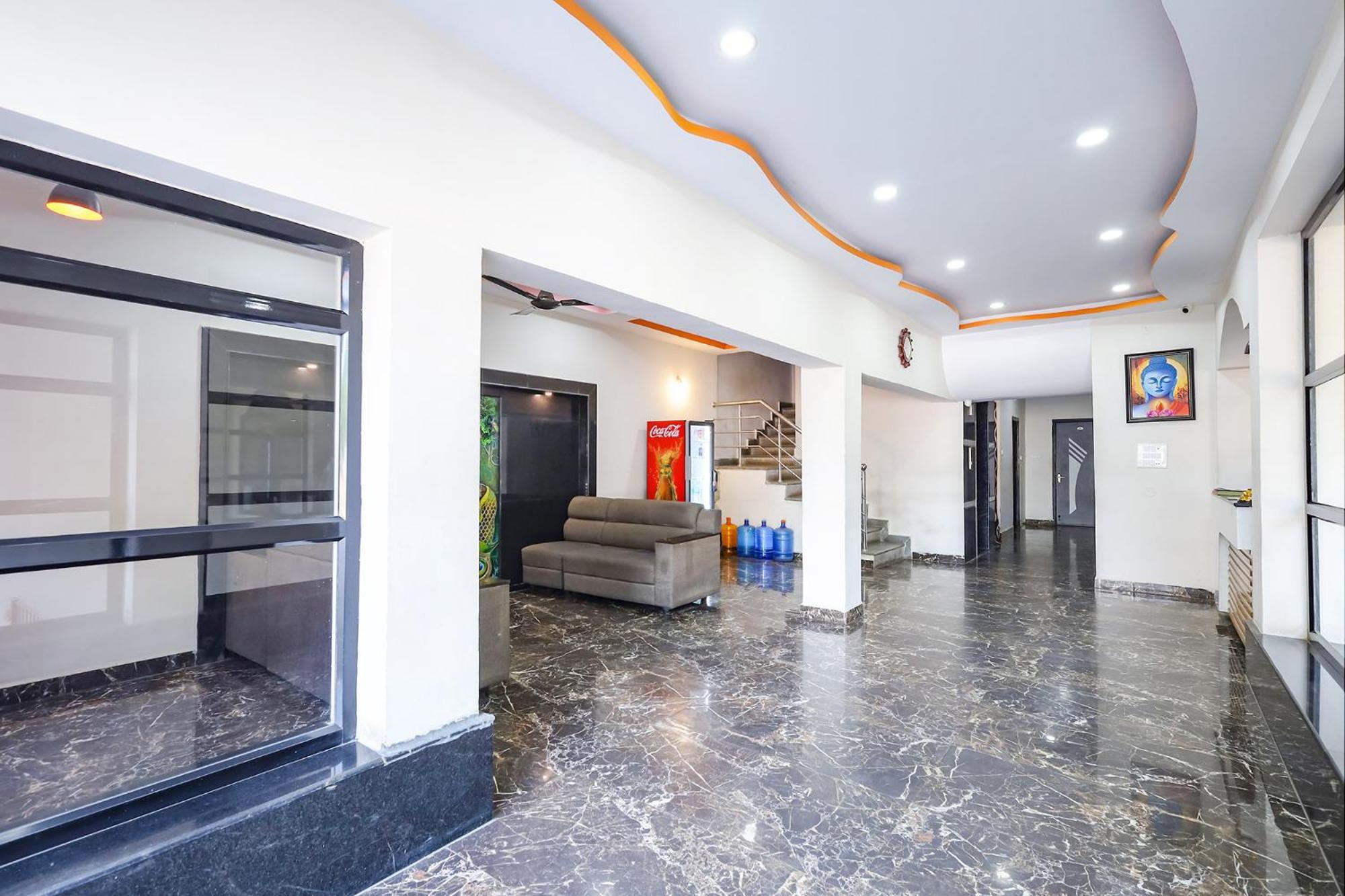 Capital O Lakshmi Residency Hotel Тирупати Екстериор снимка