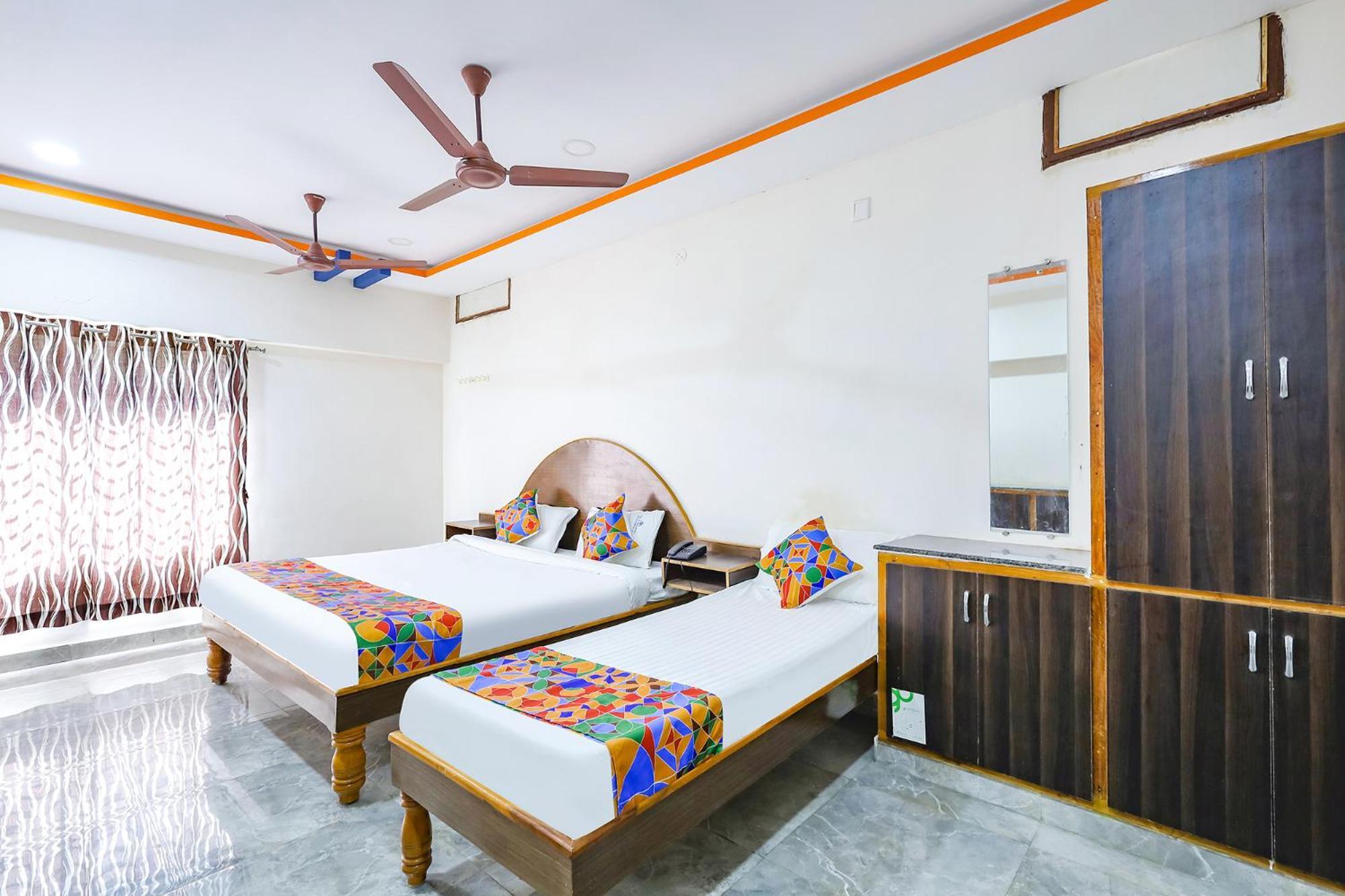 Capital O Lakshmi Residency Hotel Тирупати Екстериор снимка