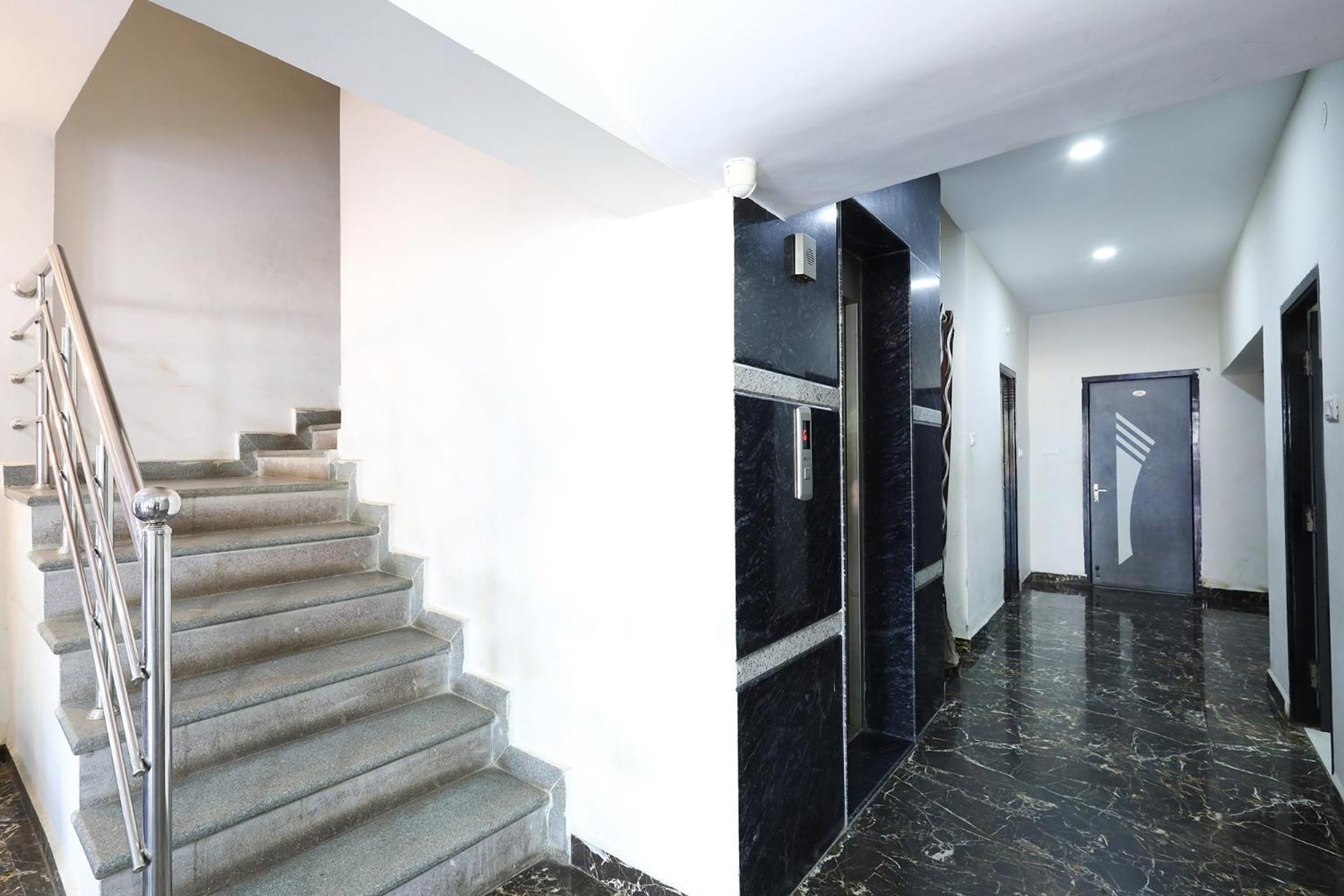 Capital O Lakshmi Residency Hotel Тирупати Екстериор снимка