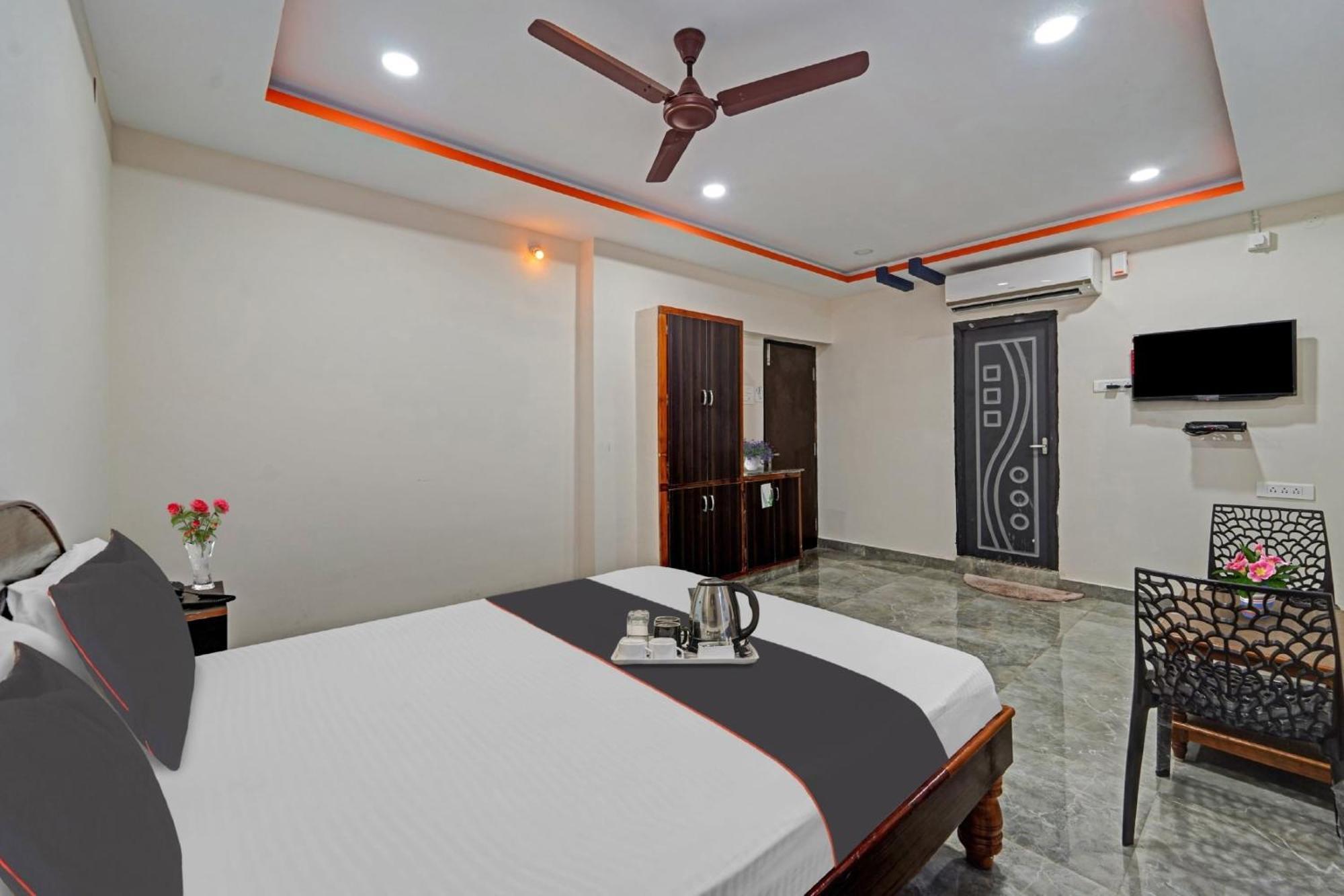 Capital O Lakshmi Residency Hotel Тирупати Екстериор снимка
