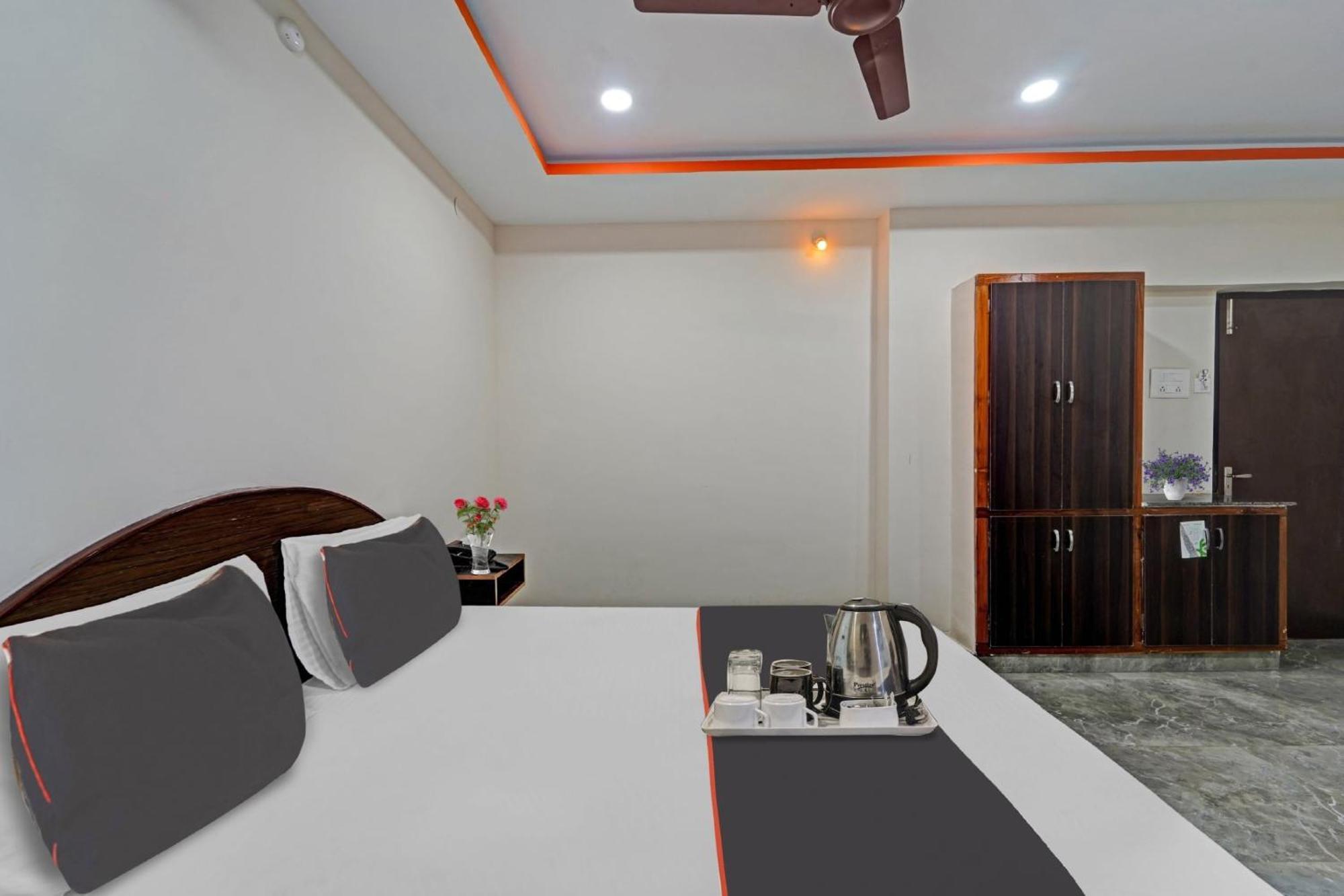 Capital O Lakshmi Residency Hotel Тирупати Екстериор снимка