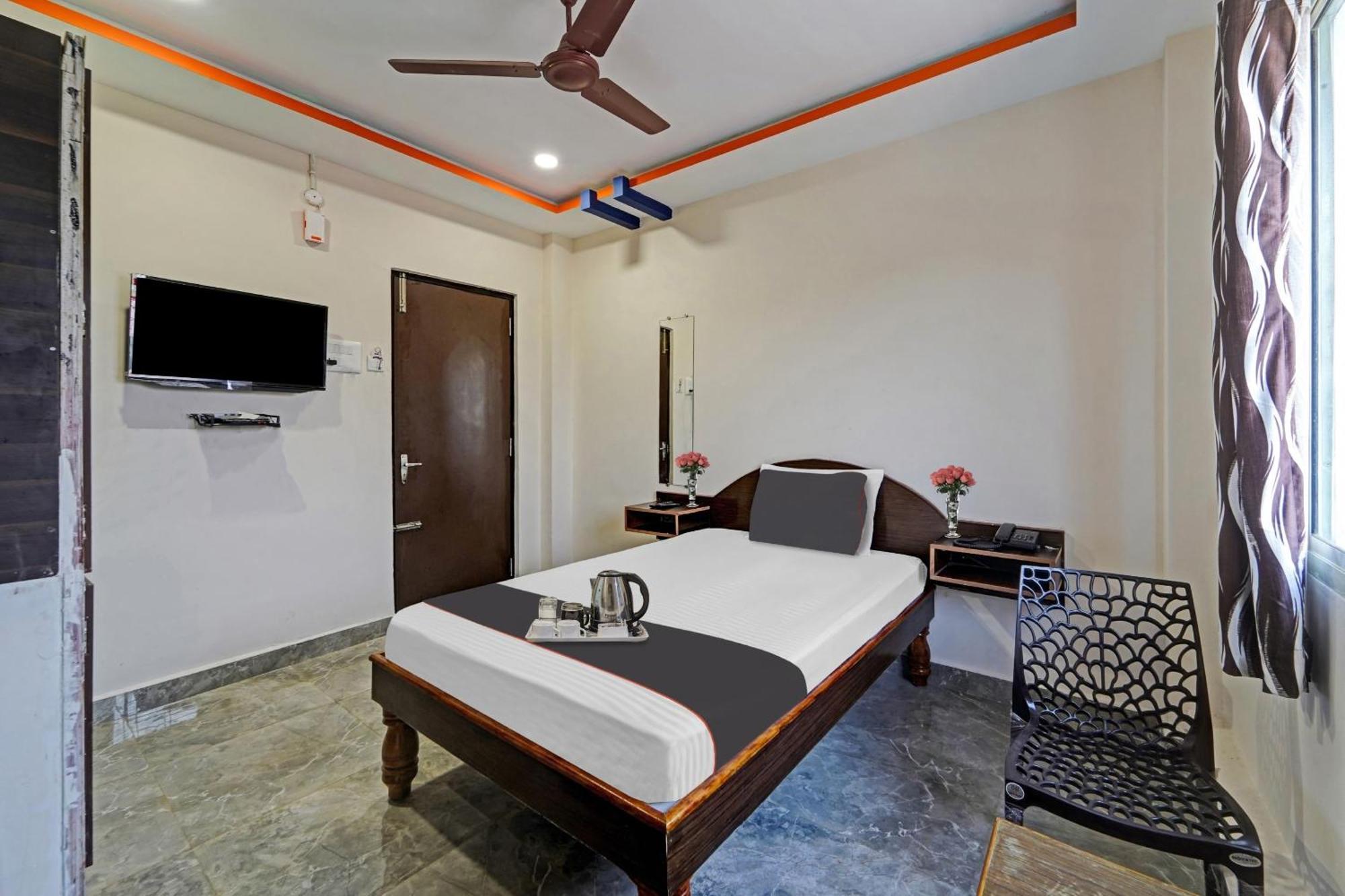 Capital O Lakshmi Residency Hotel Тирупати Екстериор снимка
