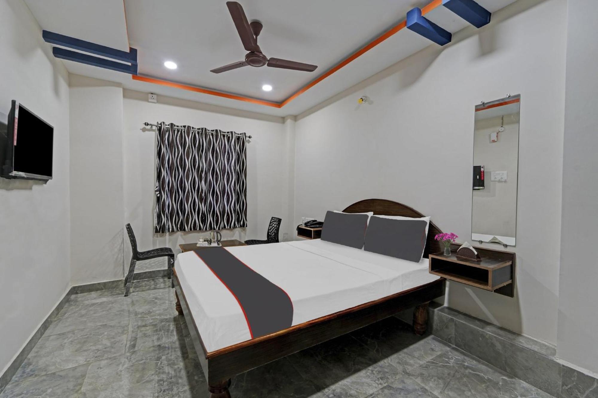 Capital O Lakshmi Residency Hotel Тирупати Екстериор снимка